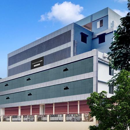 Townhouse Oak Sarusajai Stadium Dispur Bagian luar foto