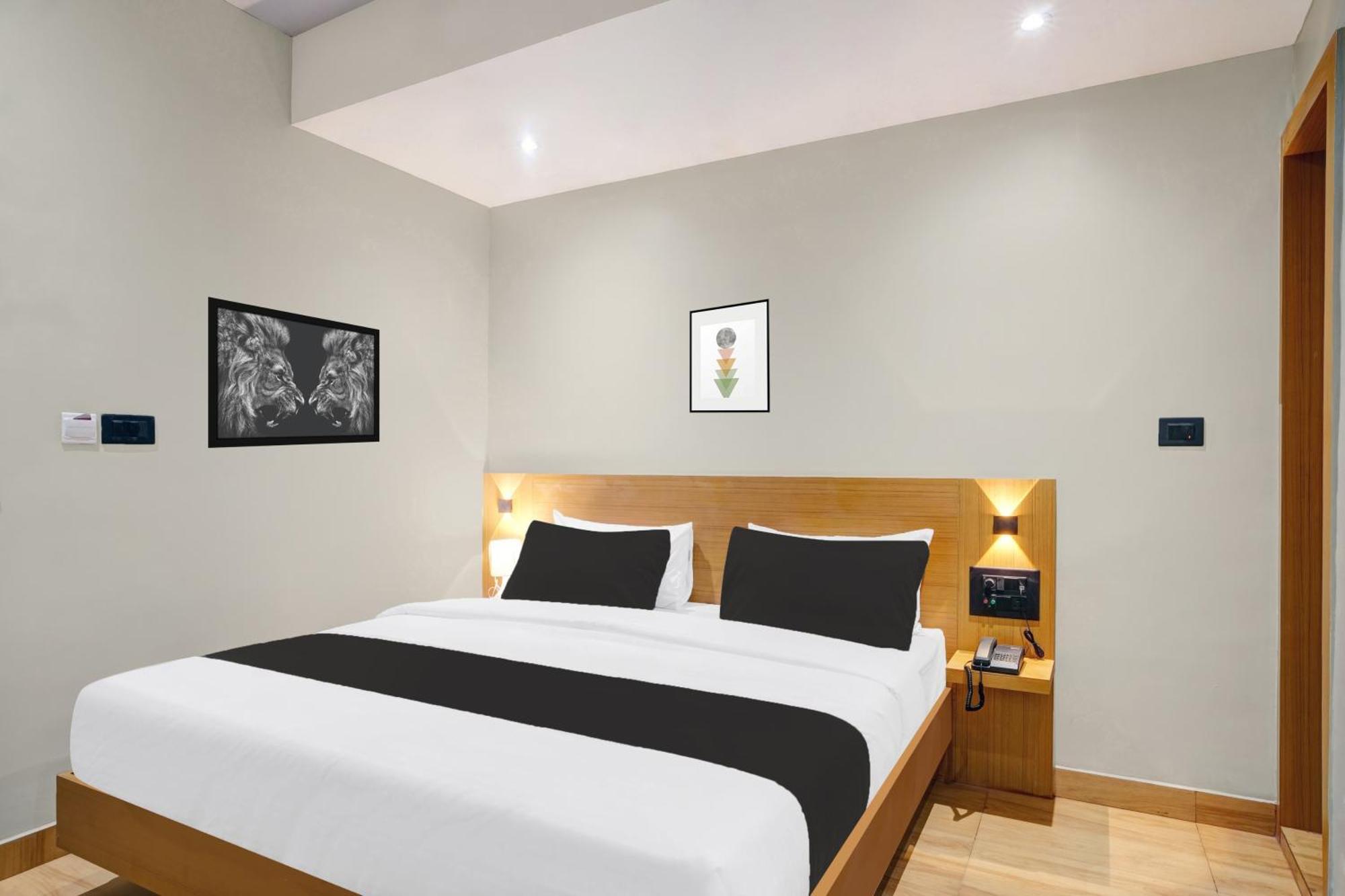 Townhouse Oak Sarusajai Stadium Dispur Bagian luar foto