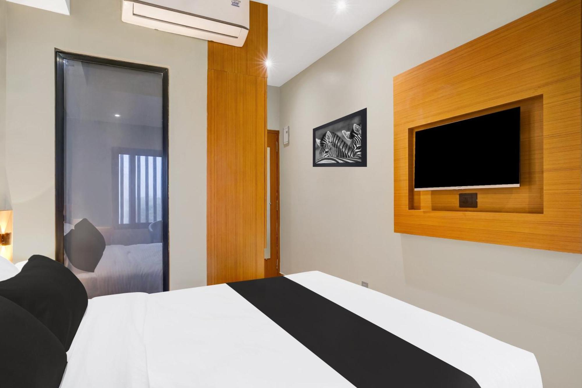 Townhouse Oak Sarusajai Stadium Dispur Bagian luar foto